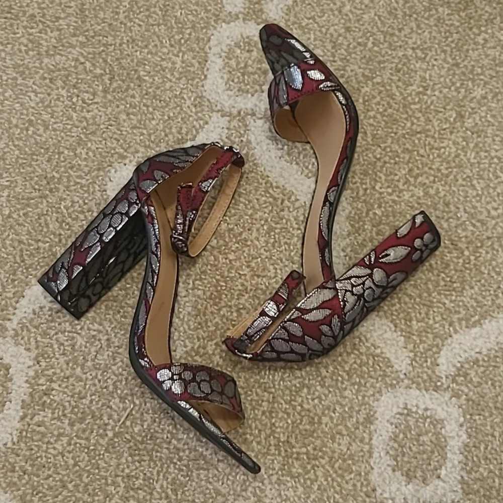 Merona (Target) Burgundy & Gunmetal Strappy Sandal - Size 7 1/2 - Picture 2 of 8